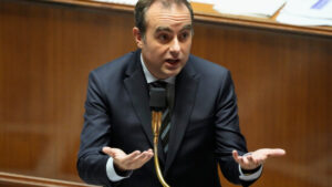 Frankreichs Premier muss sich Misstrauensanträgen stellen