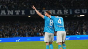 Napoli rehabilitiert sich und ist neuer Leader