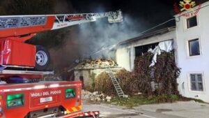 Italienische Polizei gerät in Falle – drei Beamte getötet