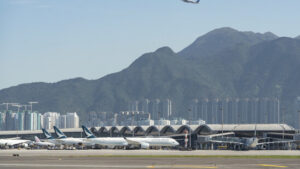 Tödlicher Unfall: Jumbo-Jet rutscht über Landebahn ins Meer