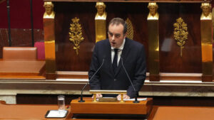 Frankreichs Premier setzt umstrittene Rentenreform aus