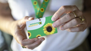 Flughafen Zürich führt Bändel für unsichtbare Behinderungen ein