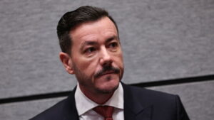 Prozess gegen Investor Benko nach zwei Stunden auf Mittwoch vertagt