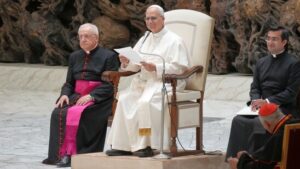 Papst Leo XIV. trifft Missbrauchsbetroffene im Vatikan