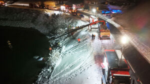 37-Jähriger stürzt mit Kind im Auto in den Lungerersee OW
