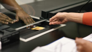 Kantonaler Flickenteppich bei Prepaid oder Bargeld für Asylsuchende