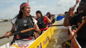 Indigene Aktivisten stürmen Klimakonferenz