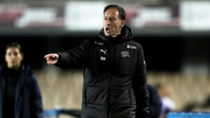 Schweizer Niederlage bei der Premiere von Rafel Navarro