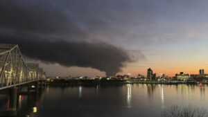 Frachtflugzeug stürzt in USA ab – Verletzte gemeldet