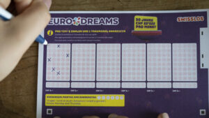 Zwei Glückliche gewinnen fünf Jahre lang 2222 Franken pro Monat