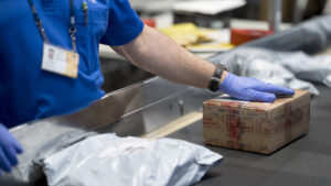 Zoll stellt in Zürich 1088 verbotene Sendungen fest