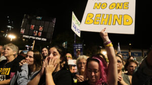 Frühere Hamas-Geiseln fordern Rückgabe restlicher Leichen