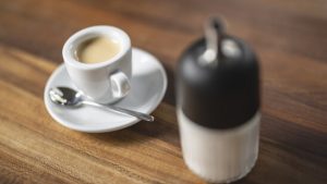 Tasse Kaffee nähert sich der Fünf-Franken-Marke