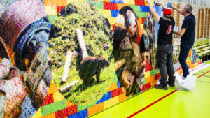 Yverdon-les-Bains holt Weltrekord für grösstes Lego-Wandbild