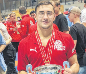 Lavio Müller gibt internationalen Einstand