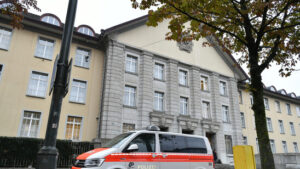 Influencer verweigert vor Zürcher Gericht Aussage zu Sexualdelikten