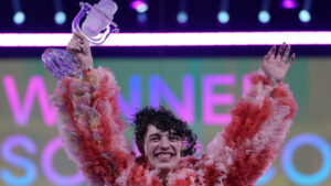 Wegen Teilnahme Israels: Nemo schickt ESC-Pokal zurück