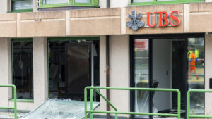 Gebäude in Gland VD bei Geldautomatensprengung beschädigt