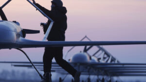 Ukraine greift mit Drohnen Russlands Ölindustrie an