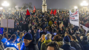 Rund 20’000 Menschen demonstrieren in Lausanne gegen Sparmassnahmen