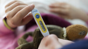 Grippefälle steigen in der Altjahrswoche weiter stark an