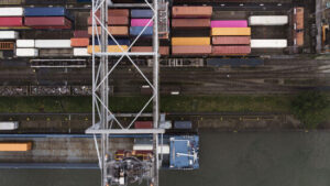 Stimmung bei Industriefirmen hellt sich mit Zolleinigung auf