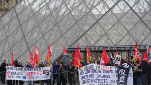 Diebstahl und Wasserschäden: Louvre-Mitarbeiter streiken weiter