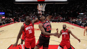 Kurzeinsatz von Capela bei Sieg der Rockets