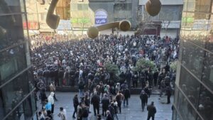 Iran: Kein Ende der Proteste in Sicht – Sorge vor Ausweitung