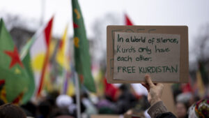 Tausende demonstrieren in Bern für Kurden in Syrien