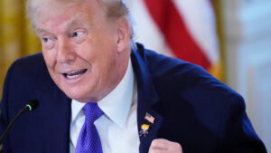 Massenproteste im Iran – Trump stellt Hilfe in Aussicht