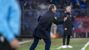 Lichtsteiner coacht mit viel Körpereinsatz, doch offensiv harzt es