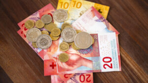 Zinsen auf Sparkonten weiter rückläufig