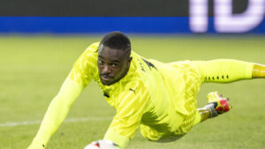 Mvogo gewinnt Goalie-Duell gegen Köhn