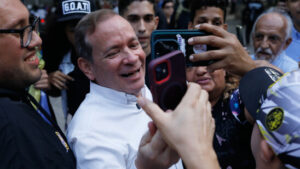 Machado: Politiker in Venezuela nach Freilassung entführt