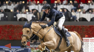 Schweizer Springreiter verpassen Podest in Abu Dhabi knapp