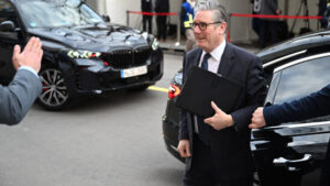 Briten schicken Flugzeugträger Richtung Arktis