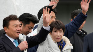 Japans neue Regierungschefin erringt Wahlsieg