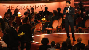 Trevor Noah startet Grammys mit Seitenhieben auf Trump