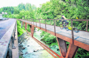 Chaltenboden: Fussgänger- und Velobrücke kommt
